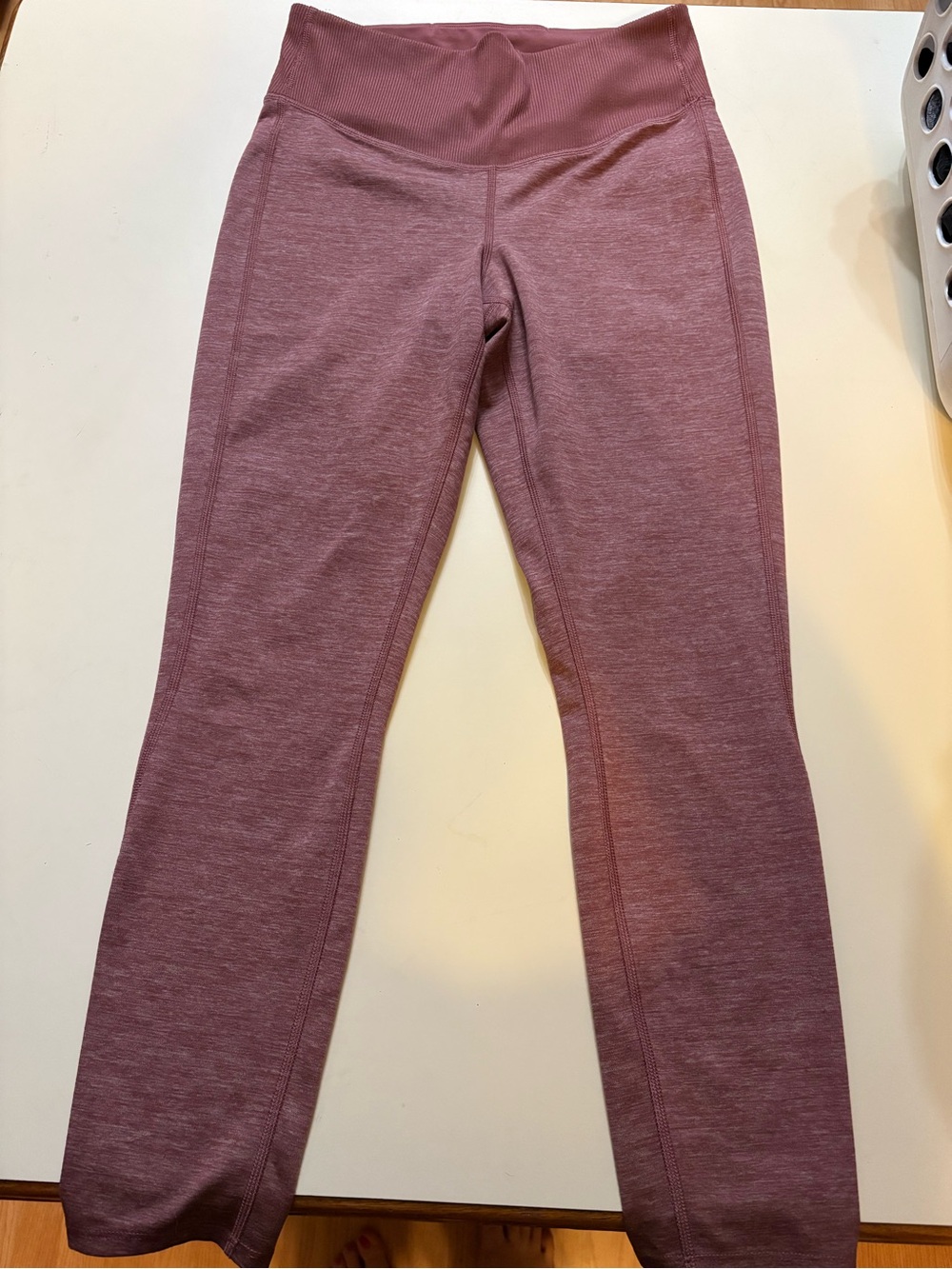 The North Face women’s High-Waist Leggings in Mauve/maroon
